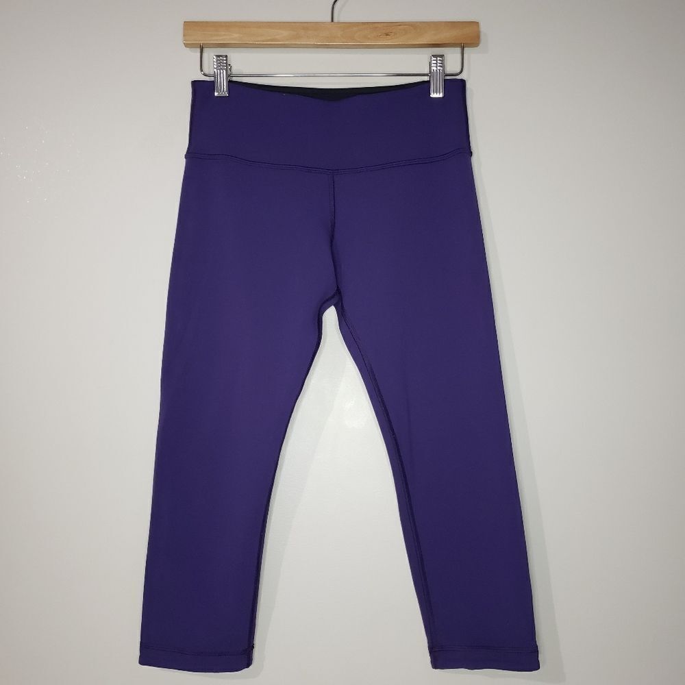 Lululemon Athletica Size 6 Purple Cropped Yoga Pants Leggings
